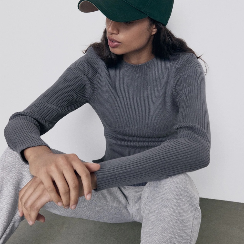 Zara Ribbed Sweater - Picture 3 of 3